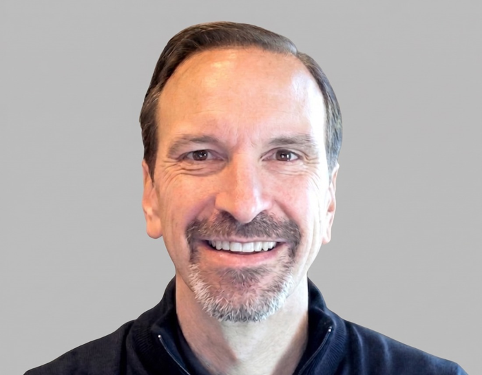 Published headshot of Chris Betz